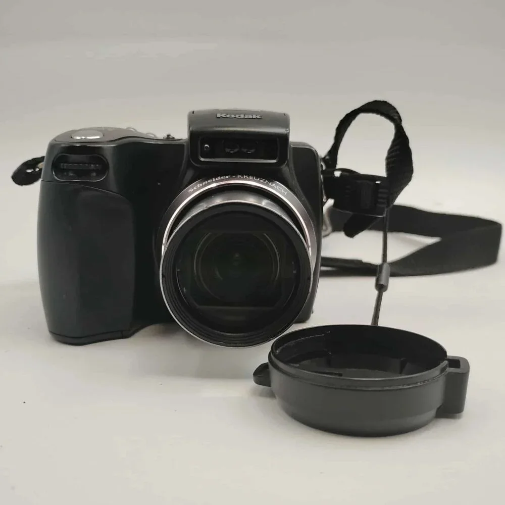 Kodak EasyShare DX7590 5.0MP Digital Camera – 10x Optical Zoom – Tested w/ Case
